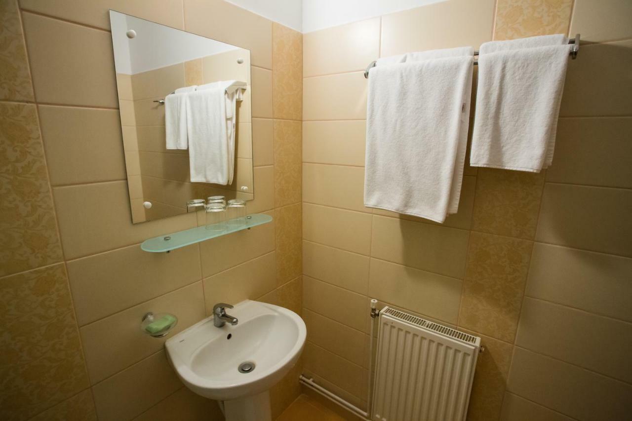 Camere De Inchiriat Hatuica Dış mekan fotoğraf